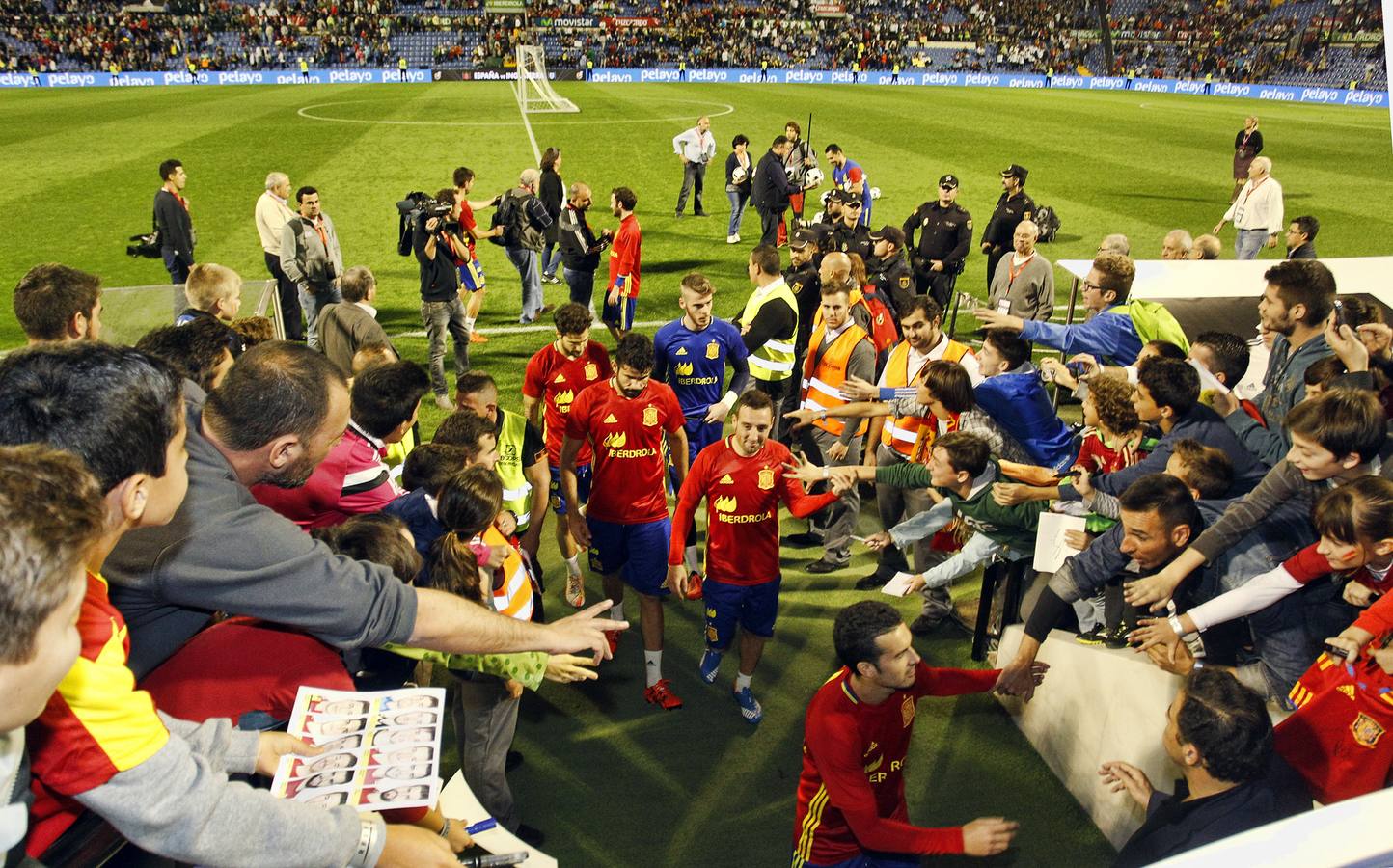 La selección española entrena en el Rico Pérez (II)