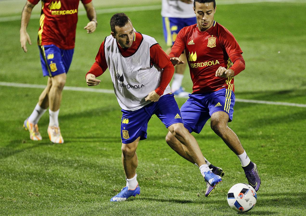 La selección española entrena en el Rico Pérez (II)