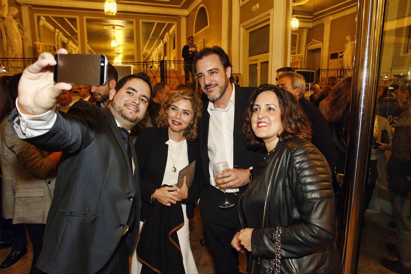 Cóctel tras la gala de los VII Premios Web de Alicante (1)