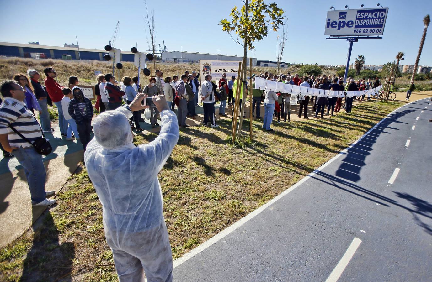 Vecinos de Gra Vía Sur de Alicante, contra los graneles