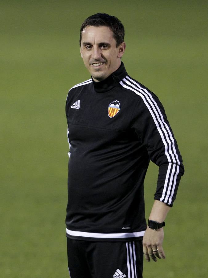 El primer entrenamiento de Gary Neville, en imágenes