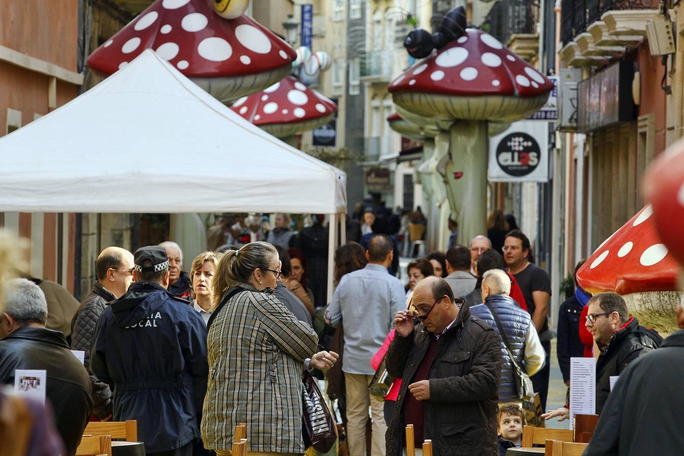 San Francisco acoge juguetes y alimentos