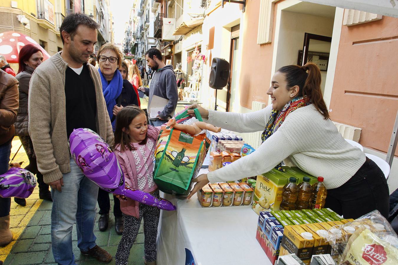 San Francisco acoge juguetes y alimentos