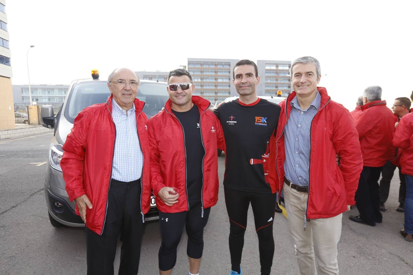 Satisfechos. Pedro Toledano (LP), David Casinos (paralímpico), Ramón García (Ford) y Daniel Zurriaga (LP) celebran el fin de etapa.. 