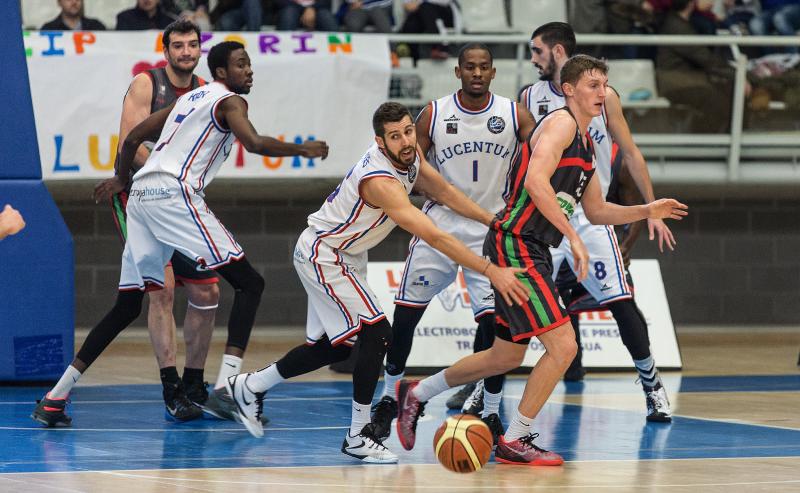 Las mejores imágenes del Lucentum-Covirán Granada (71 -65)