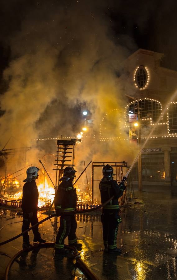 Una hoguera de Navidad efímera a más no poder