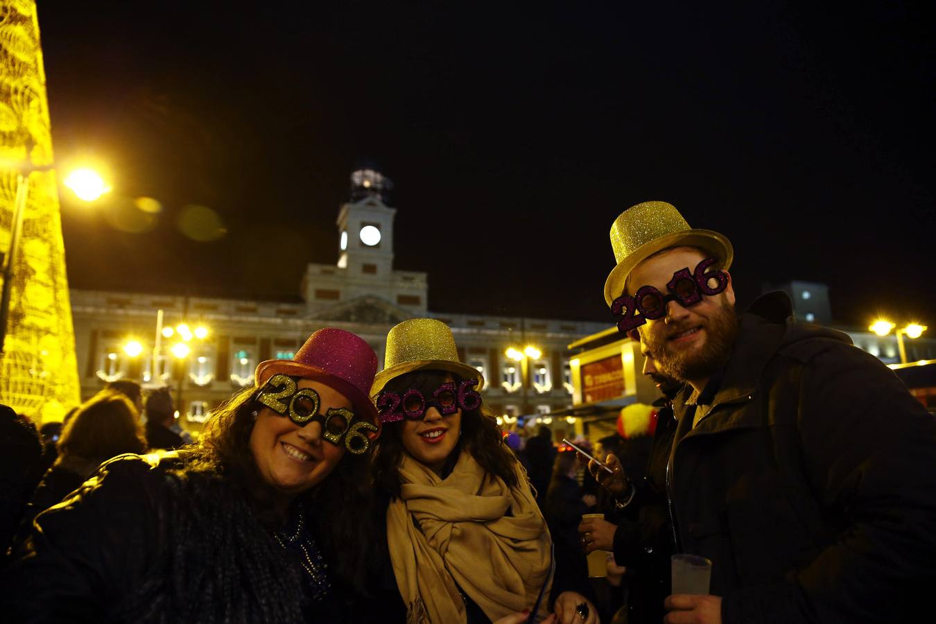 El mundo da la bienvenida a 2016