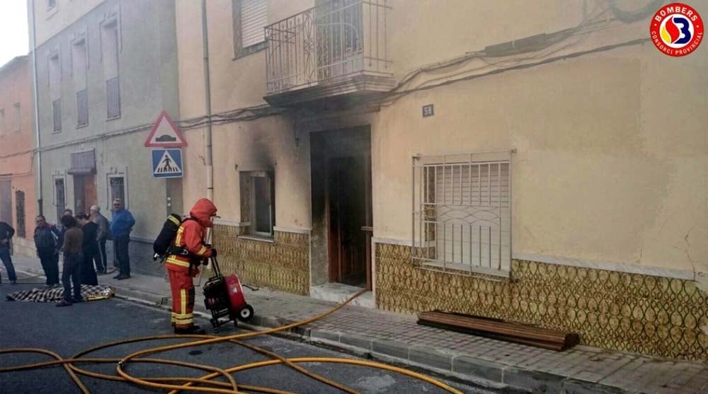 Incendio en una vivienda en Montesa