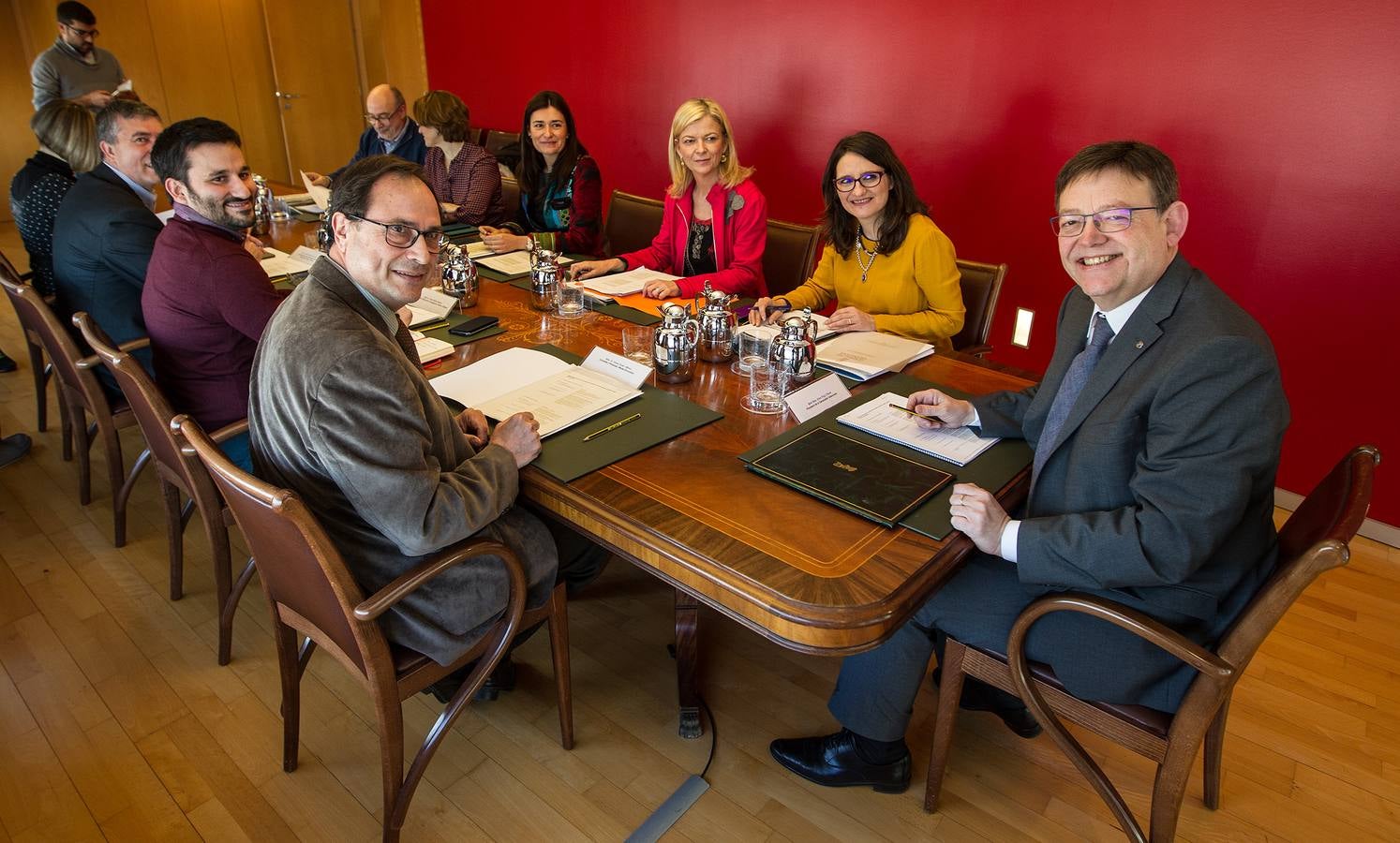 Primera reunión del Consell en Alicante