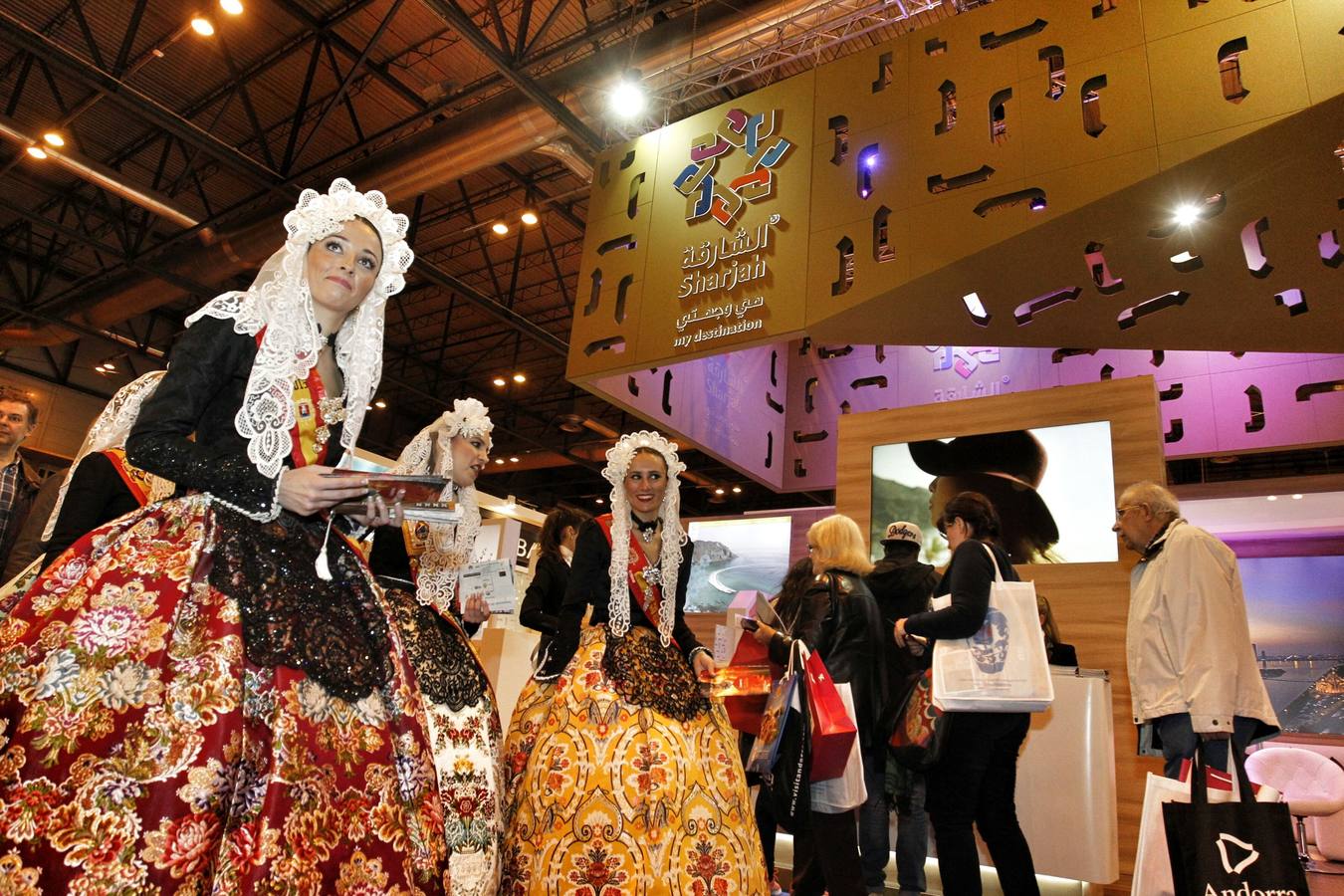 Las fiestas alicantinas, protagonistas en Madrid