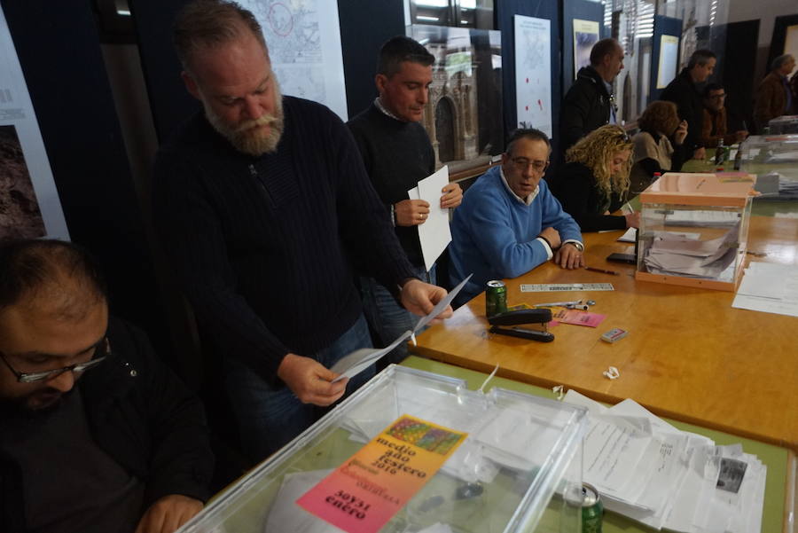 Asamblea en los Moros y Cristianos de Orihuela