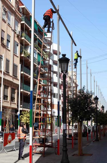 Peligrosa instalación de la iluminación en Ruzafa