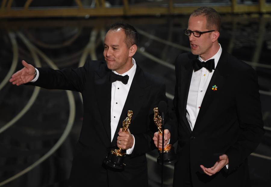 Jonas Rivera y Pete Docker, ganadores del Oscar a la mejor película animada por 'Del revés'.