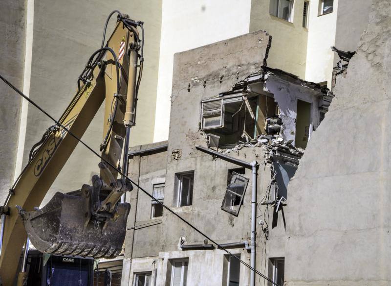 Comienza el derribo de las antiguas casas de los curas para ampliar el Ayuntamiento