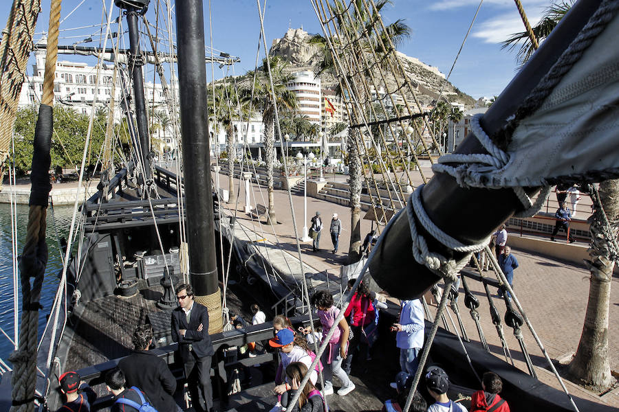 La nao &#039;Victoria&#039; atraca en el puerto de Alicante