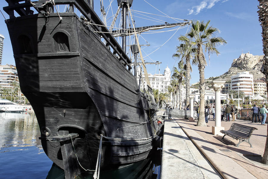 La nao &#039;Victoria&#039; atraca en el puerto de Alicante