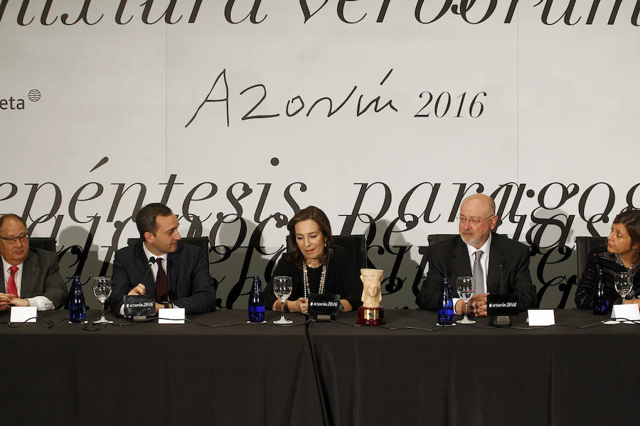 &#039;Dispara a la luna&#039; de Reyes Calderón, Premio Azorín 2016