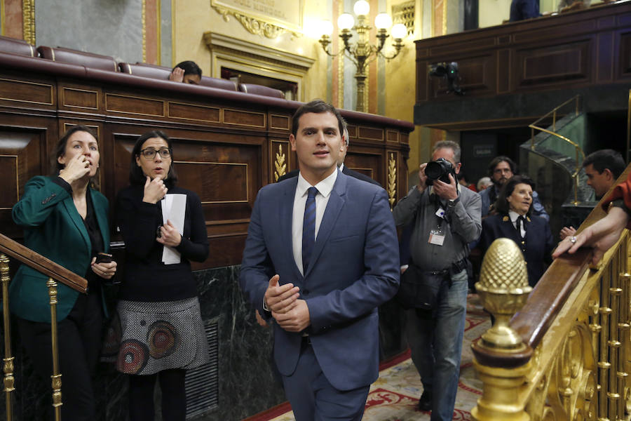 El presidente de Ciudadanos, Albert Rivera, a su llegada al Congreso de los Diputados para la sesión plenaria.