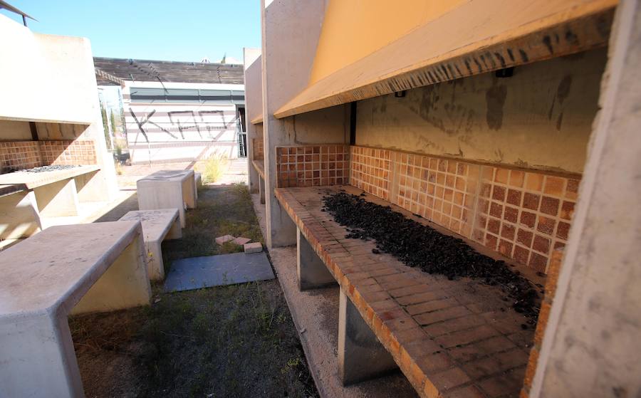 El Instituto Valenciano de la Paella, en ruinas una década después