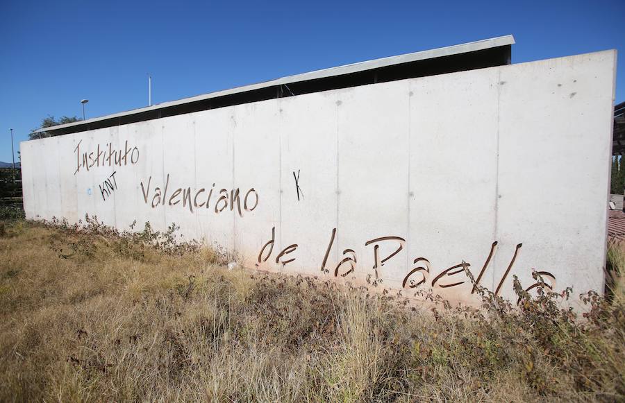 El Instituto Valenciano de la Paella, en ruinas una década después