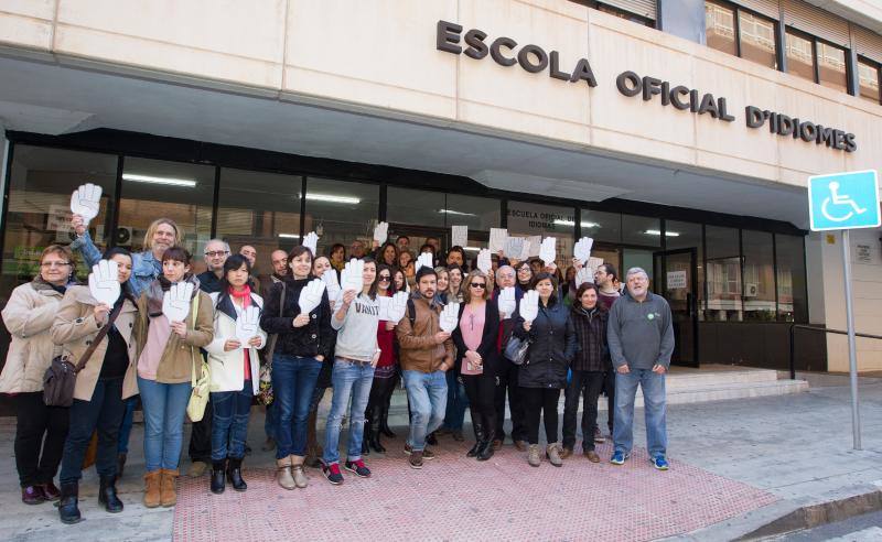 Protestas de profesores en las escuelas de idiomas de Alicante y Elche