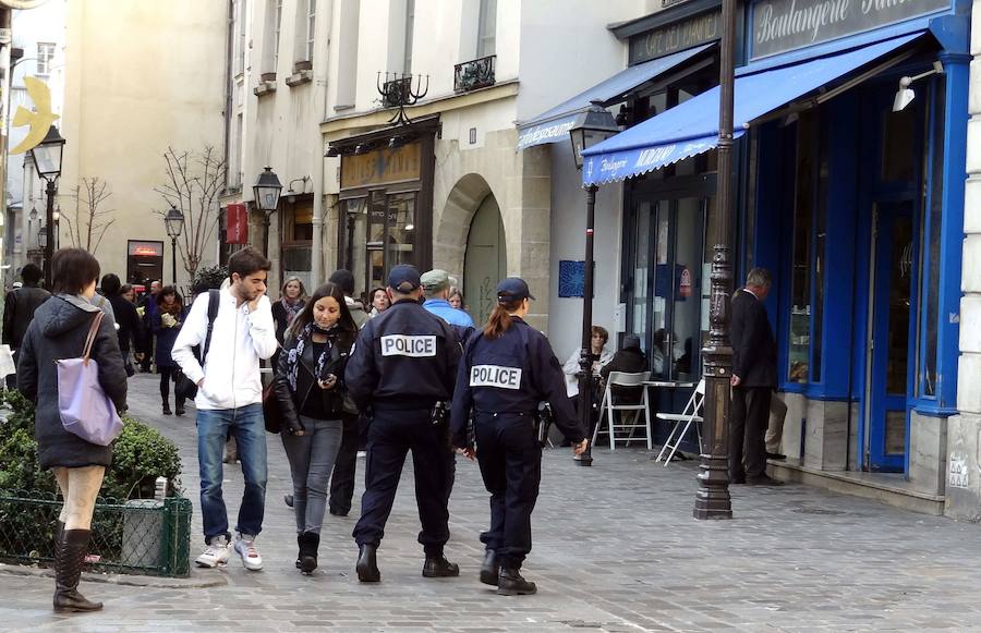 Paris busca turistas