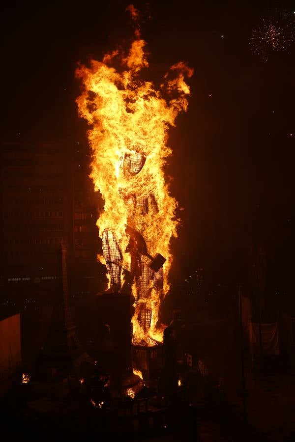 Fallas 2016: La cremà de las Fallas de Valencia