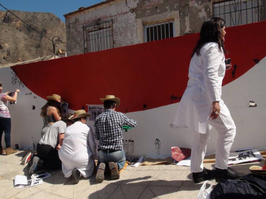 Murales en tributo al poeta cabrero en Orihuela