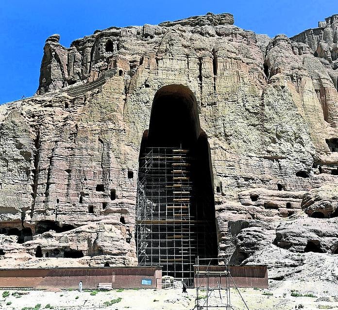 Polémica reconstrucción. La destrucción de los budas de Bamiyán (Afganistán) llamó la atención del mundo sobre los planes de los talibán. Su reconstrucción fue detenida en 2014 por el Comité del Patrimonio Mundial al no cumplir las exigencias para mantener su condición de Patrimonio de la Humanidad.