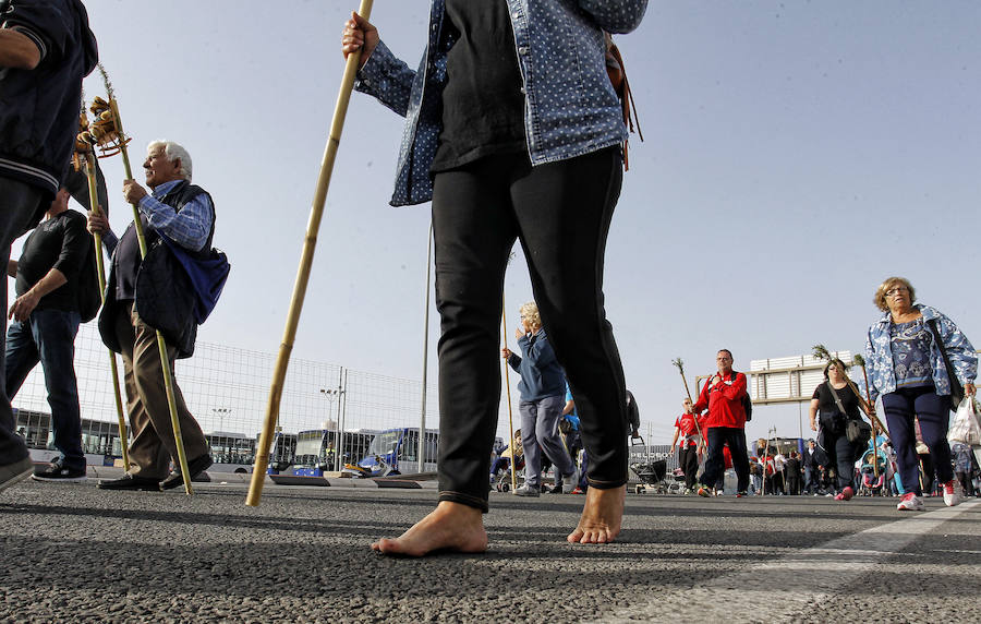 Miles de romeros participan en la Peregrina (I)