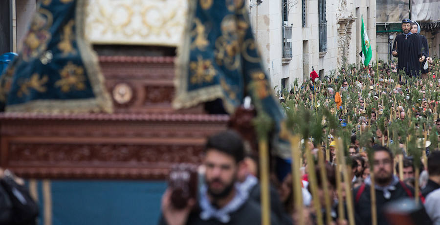 Miles de romeros participan en la Peregrina (II)