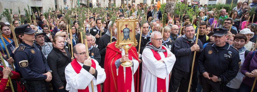 Miles de romeros participan en la Peregrina (II)