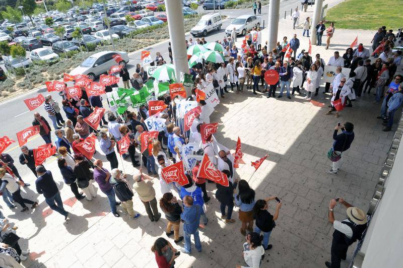 Concentración de trabajadores del Hospital del Vinalopó