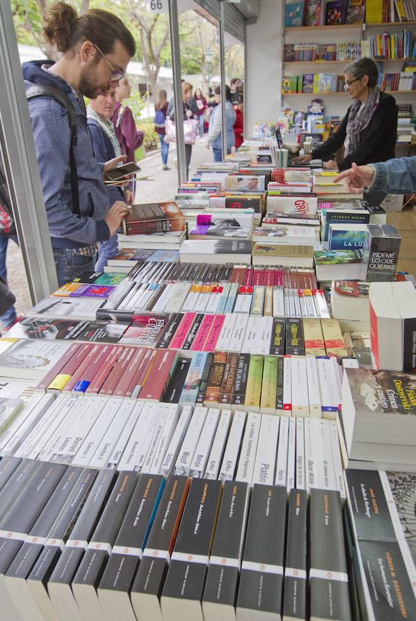 Feria del libro en los Jardines de Viveros