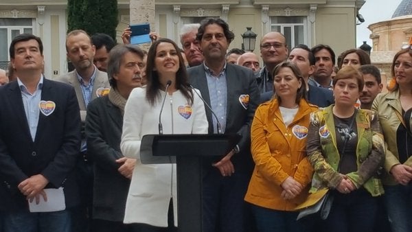 Concentración por la defensa de la Constitución y el Estatuto de Autonomía en Valencia