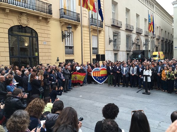 Concentración por la defensa de la Constitución y el Estatuto de Autonomía en Valencia