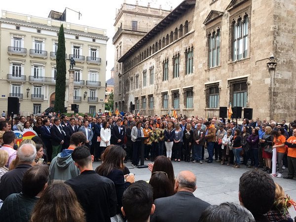 Concentración por la defensa de la Constitución y el Estatuto de Autonomía en Valencia