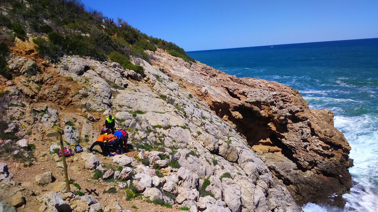 Rescatan con un helicóptero a un hombre herido en la Cova Tallada de Xàbia