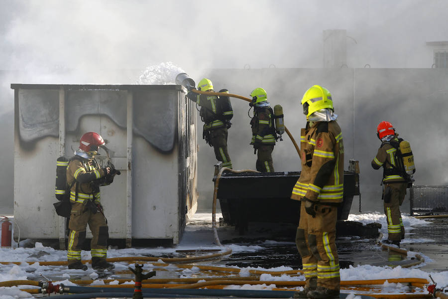 Incendio en un almacen de papel en Alboraya