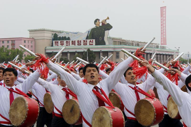 Corea del Norte ha celebrado hoy un espectacular desfile de masas en Pyongyang,