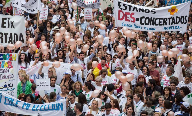 10.000 personas defienden la enseñanza concertada