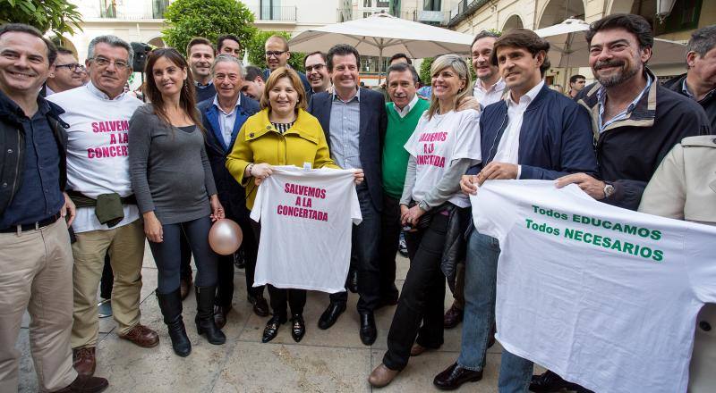 10.000 personas defienden la enseñanza concertada