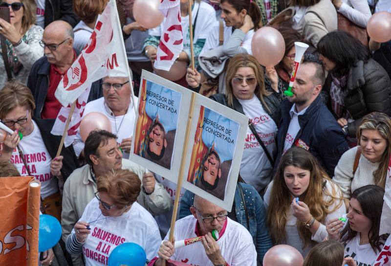 10.000 personas defienden la enseñanza concertada