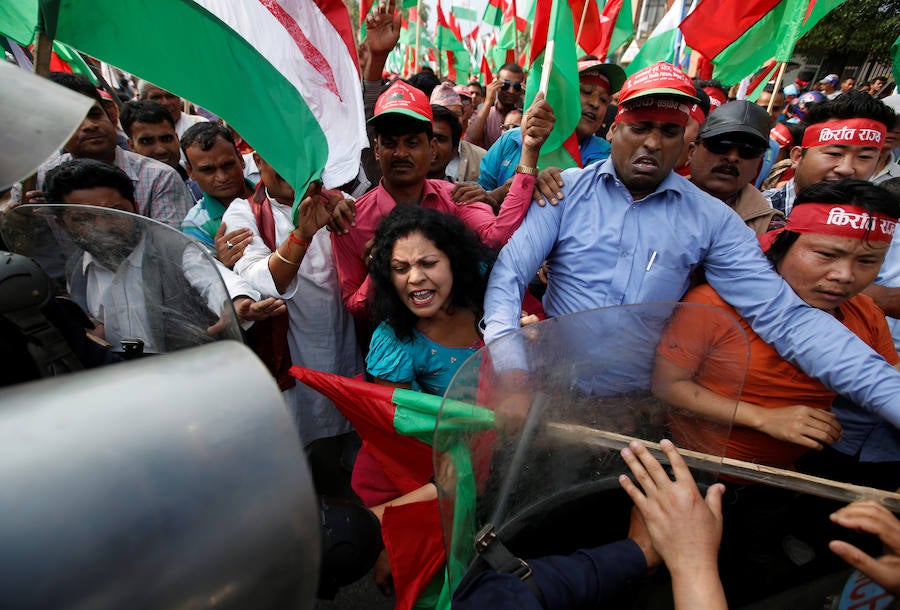 Protestas en contra de la constitución en Katmandú, Nepal.