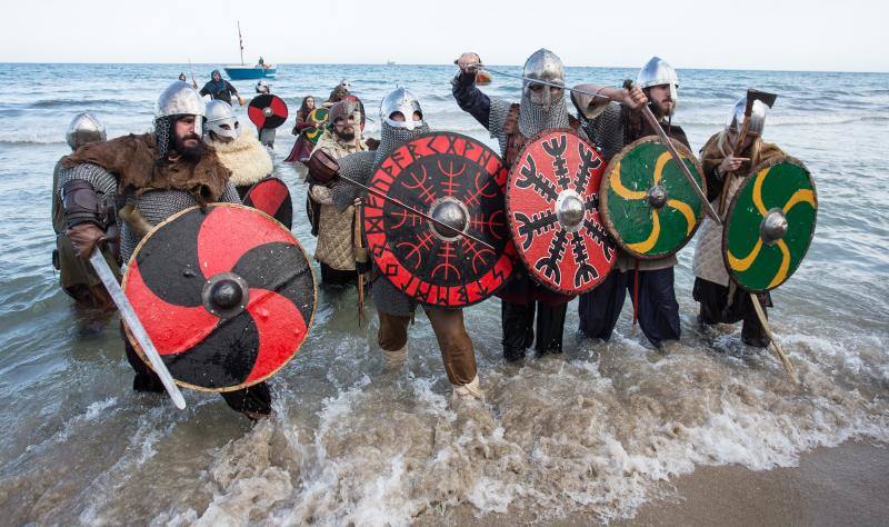 Los vikingos &#039;invaden&#039; el Postiguet