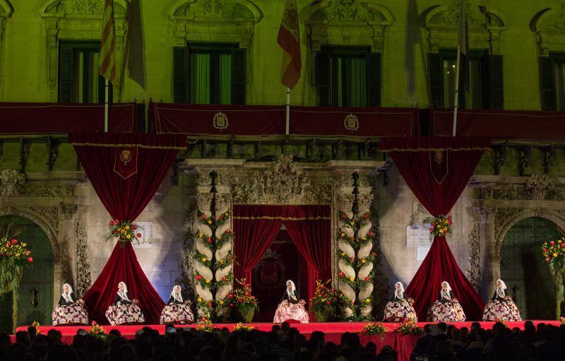 Proclamación de la Bellea infantil y sus Damas