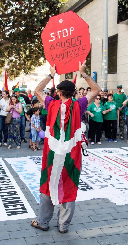 150 personas acuden a la Marcha por la Dignidad