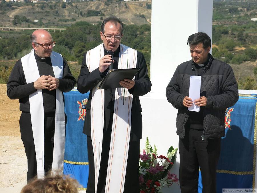 Fotos de la cruz alzada en Alborache