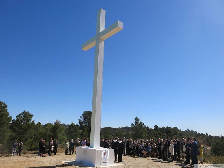 Fotos de la cruz alzada en Alborache