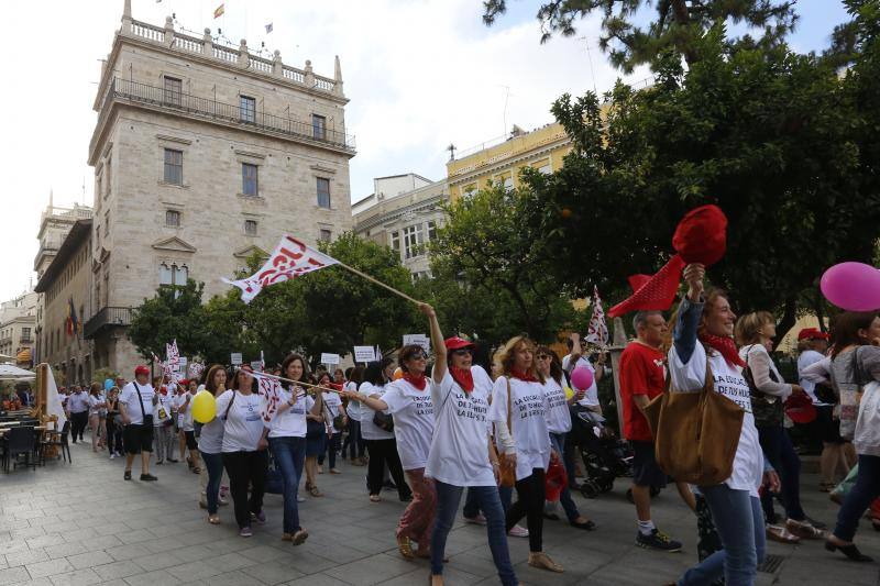 Una cadena humana en Valencia por la libertad educativa